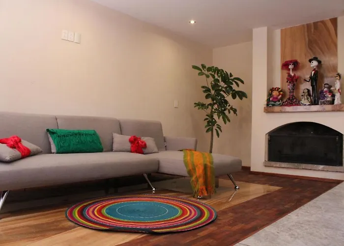 Отель типа "постель и завтрак" Casa Luna Coyoacan Мехико